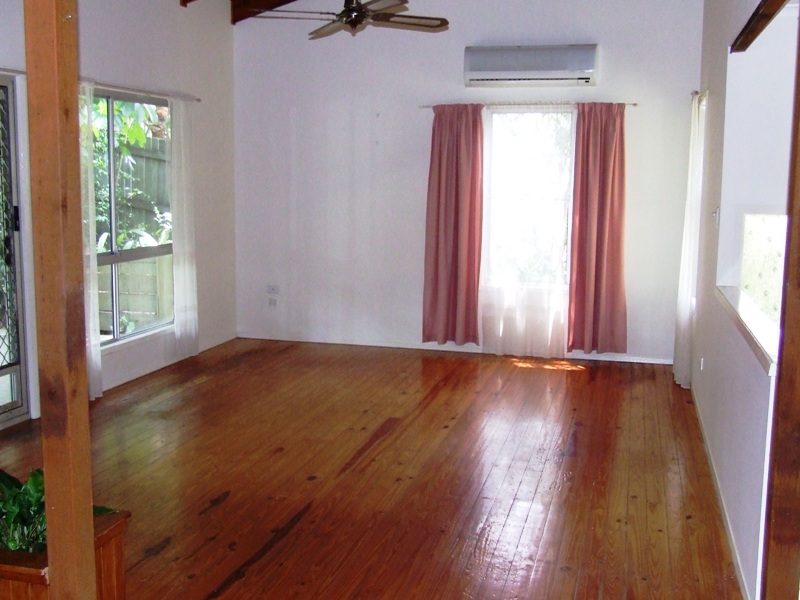 CATCH THE BREEZE - THREE BEDROOM HOME WITH ENSUITE!! Picture 3