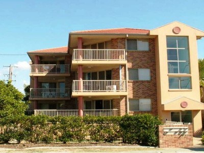 TOP FLOOR UNIT IN PALM BEACH!! BALCONY WITH OCEAN VIEWS!! Picture TOP FLOOR UNIT IN PALM BEACH!! BALCONY WITH OCEAN VIEWS!! Picture