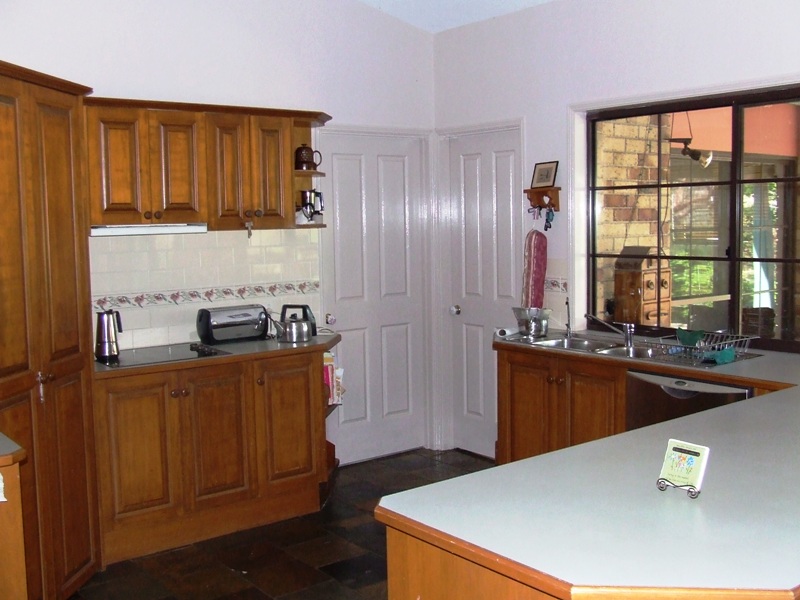 YOUR OWN PRIVATE ACREAGE GETAWAY!! Picture 3