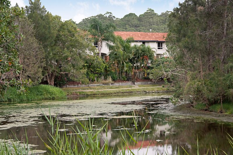 Absolute Lakefront Townhouse ~ Watch the Wildlife! Smell the Surf! Only $339,000 Negotiable! Picture 1
