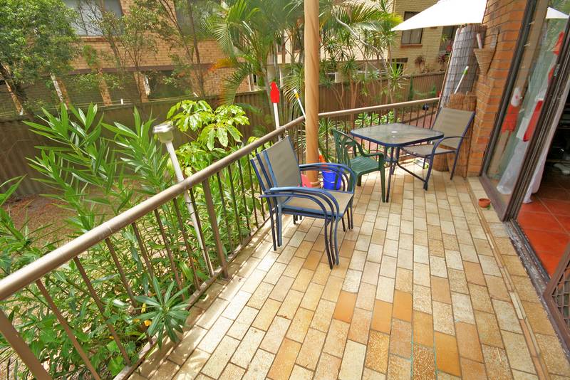 Bargain basement Picture 3