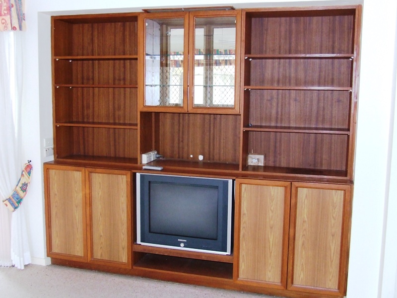 DONT JUDGE A BOOK BY ITS COVER! Picture 3