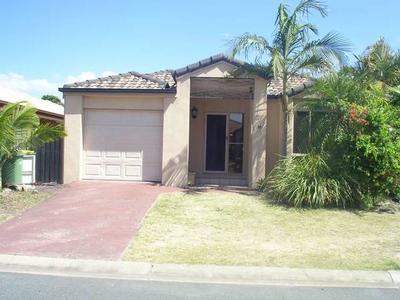 MODERN 3 BEDROOM DUPLEX!! Picture MODERN 3 BEDROOM DUPLEX!! Picture