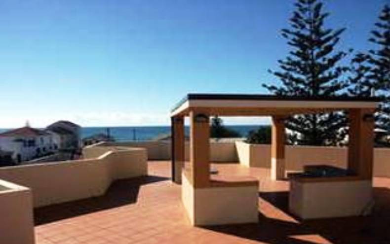 2 BEDROOM UNIT WITH POOL - WALK TO BEACH!! Picture 2