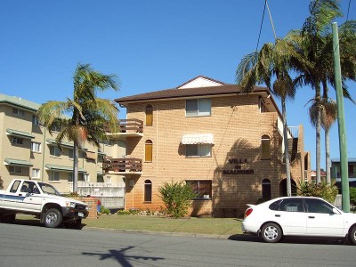 2 BEDROOM UNIT WITH VIEWS! Picture