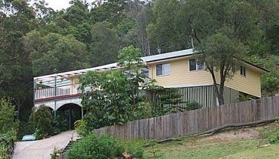 5 BEDROOM HOME IN PRIVATE SETTING Picture