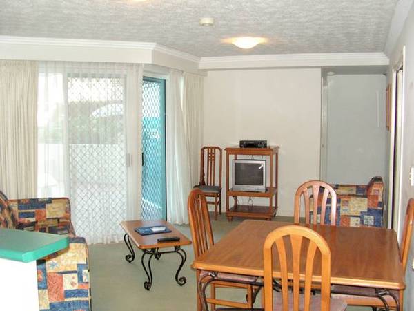 BEACHFRONT. ABSOLUTE. 3 BEDROOM UNIT. Need we say more? Picture 3