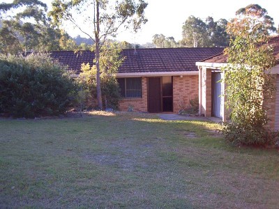 NEAT & TIDY 3 BEDROOM FAMILY HOME Picture