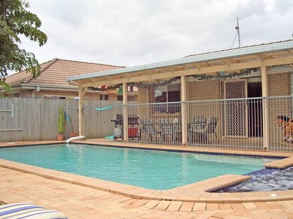 4/5 Bedrooms at this Price! Picture 1