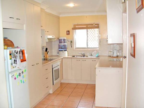 Palm Beach ~
House on the Avenue... Picture 3