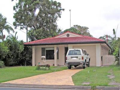 Palm Beach ~
House on the Avenue... Picture