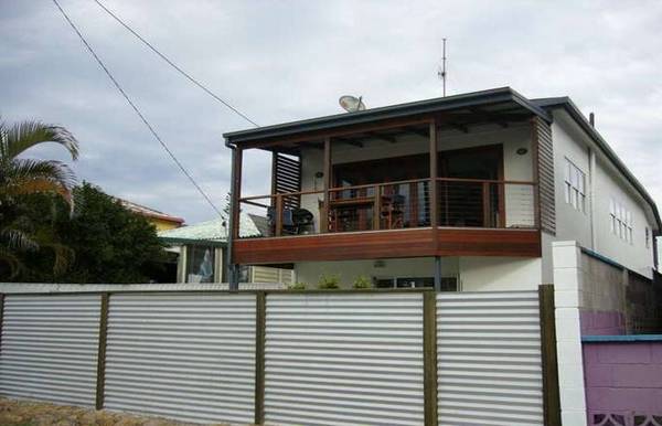 Metres To Beach Picture 1