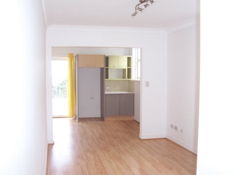 Metres To Beach Picture 3