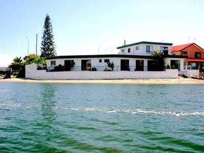 Huge Home, Unique Location Picture Huge Home, Unique Location Picture