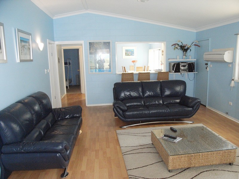 JERVIS BAY BEACHFRONT Picture 3