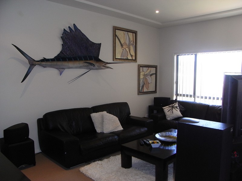 COMFORTABLE & CONVENIENT Picture 3