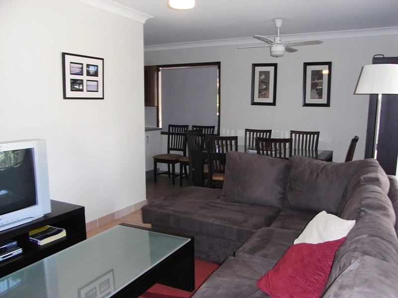FULLY FURNISHED! Picture 2