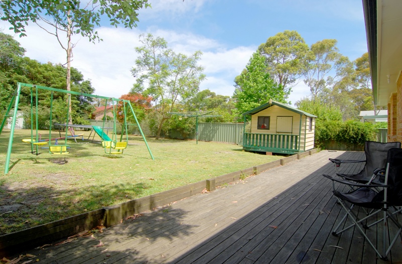 Great Home on a Big Block Picture 2