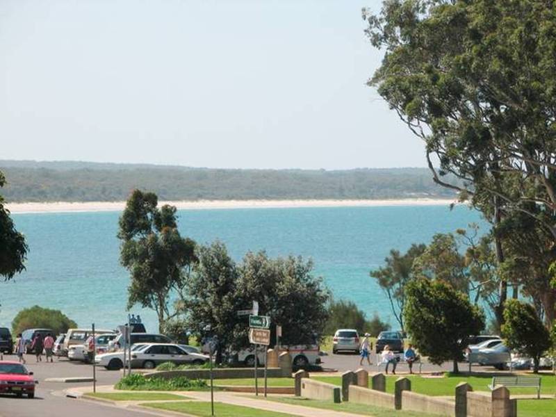 Big Bright Apartment Picture 2