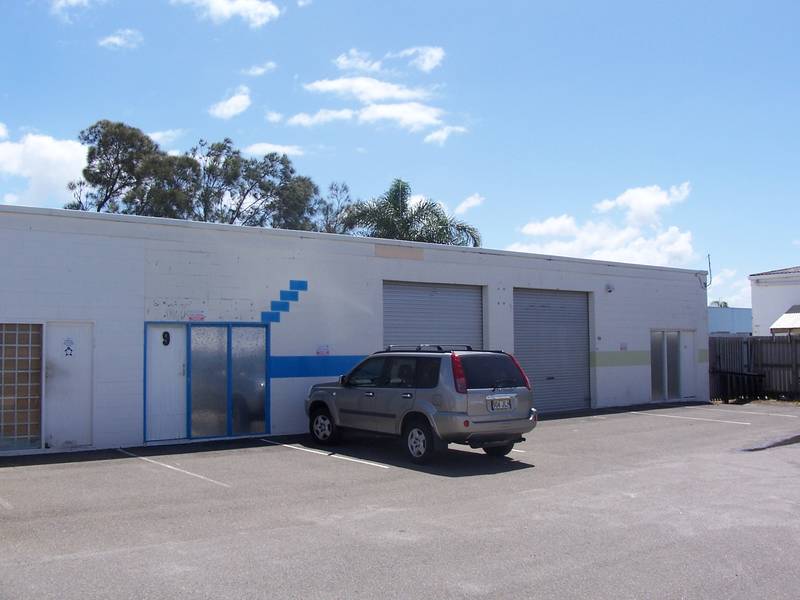 BUNDALL ROAD HEART OF RETAIL PRECINT Picture 1