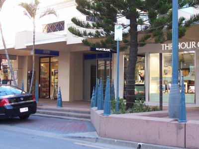 High Fashion in Surfers Paradise Picture High Fashion in Surfers Paradise Picture