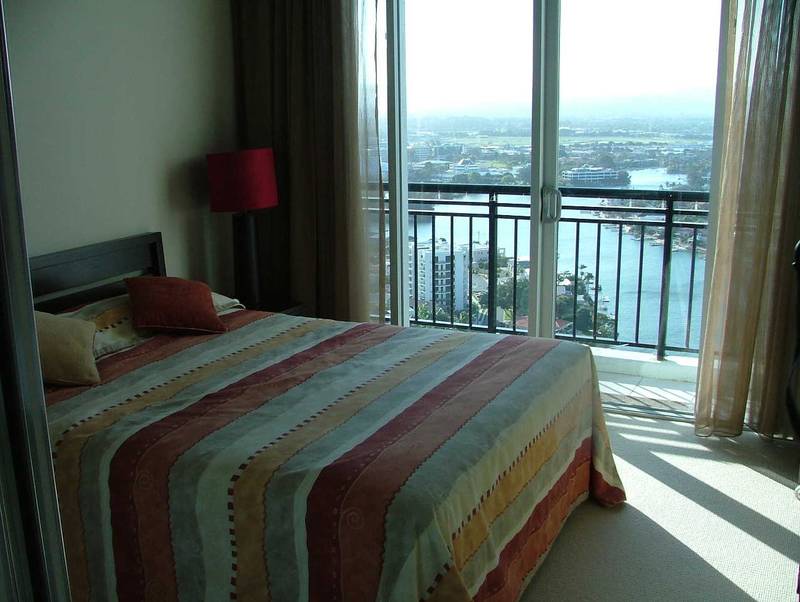 NOTHING TO DO BUT MOVE IN! Picture 3