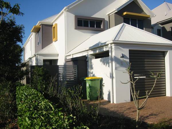 Waterfront Townhouse Picture 1