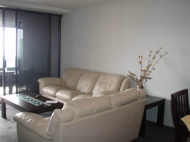 'Circle on Cavill' Picture 3