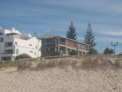 Studio/Granny Flat Mermaid Absolute Beach Front Picture Studio/Granny Flat Mermaid Absolute Beach Front Picture