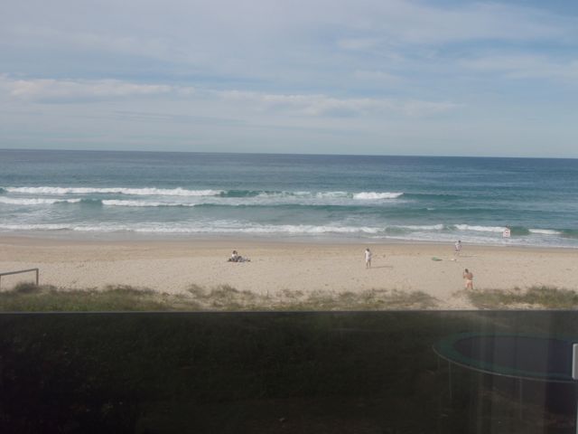 Studio/Granny Flat Mermaid Absolute Beach Front Picture 3