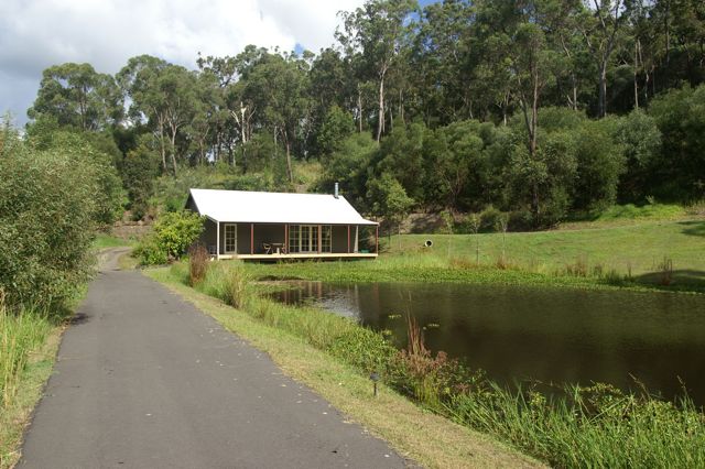 LARGE ONE BEDROOM COTTAGE Picture 2