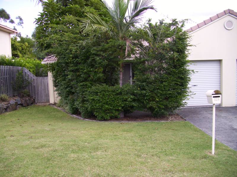 1/124 Greenacre Drive Picture