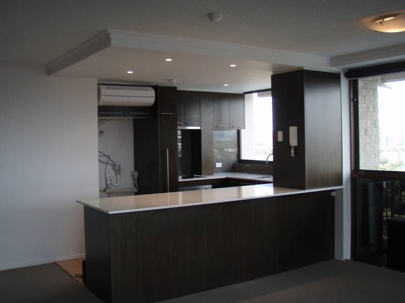 'HUNTINGTON APARTMENTS' Picture 2