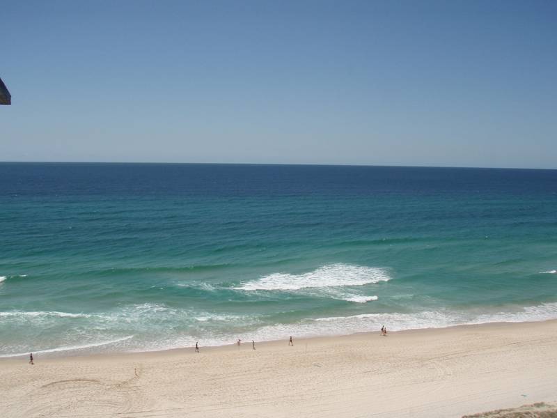 Absolute Beach Front- Direct Ocean Views Picture 1