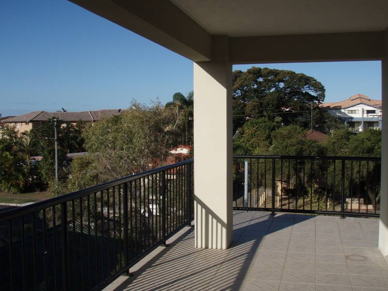 Ideal Location! Picture 2