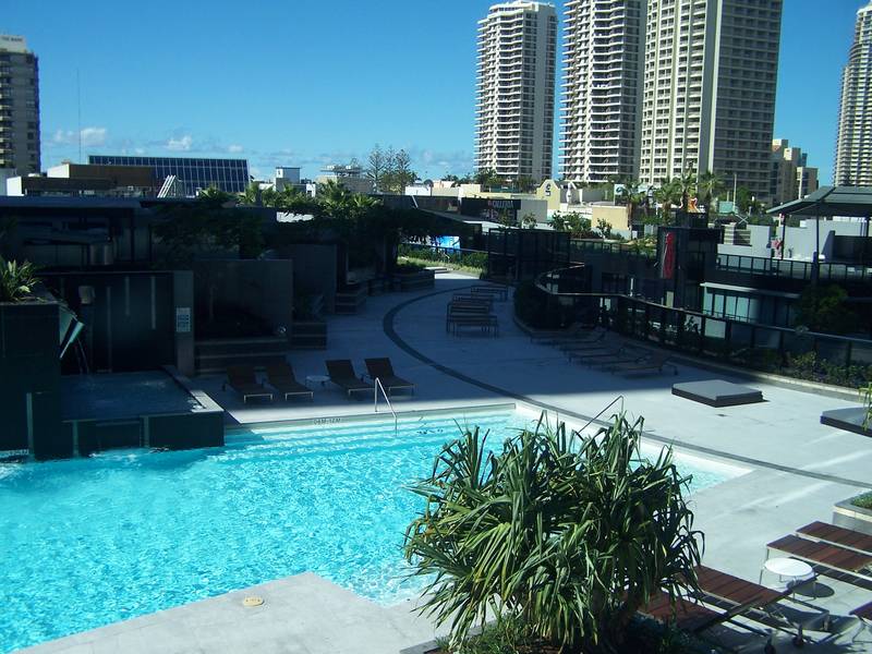 Living in Luxury!!! Picture 3