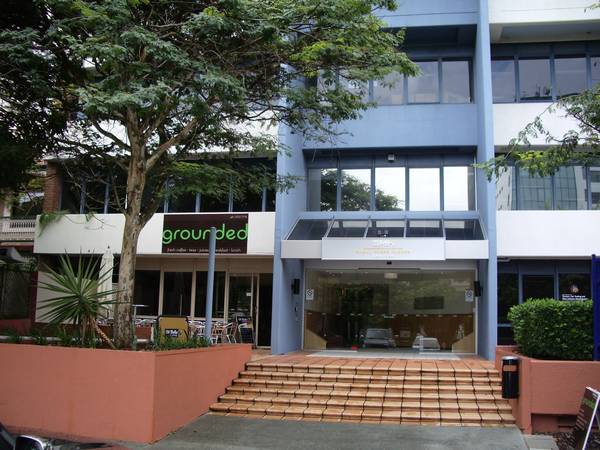 SMALL CENTRAL SOUTHPORT OFFICE Picture 1