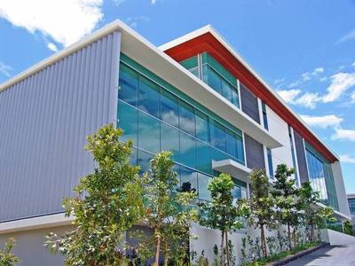 PRESTIGE OFFICES ON THE BROADWATER Picture PRESTIGE OFFICES ON THE BROADWATER Picture